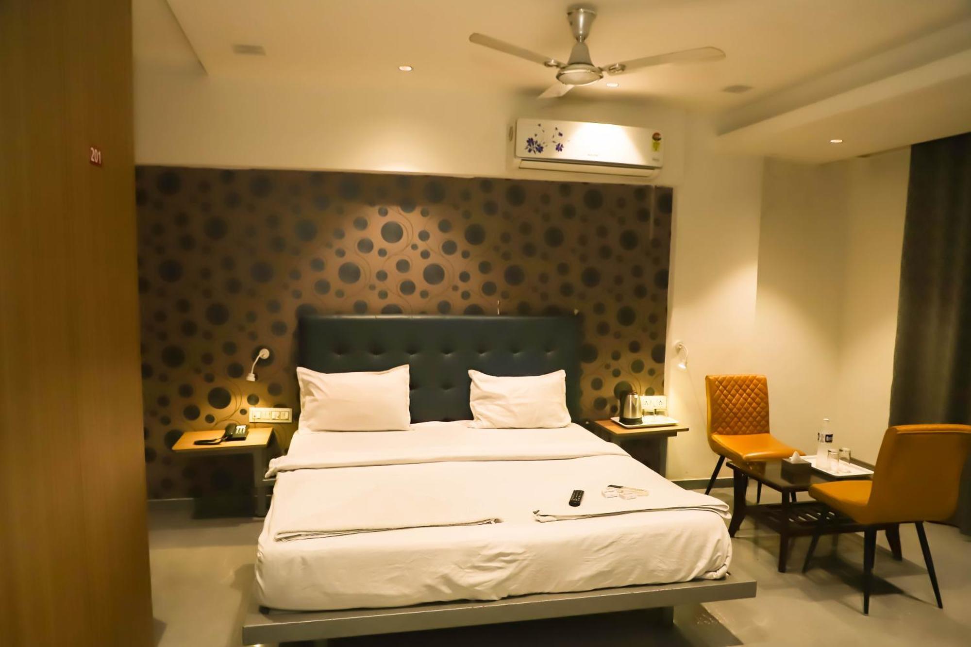 Hotel Arc Palace Bhiwandi Экстерьер фото
